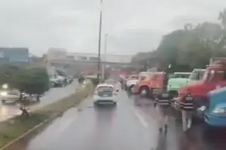 Transportistas realizan estas movilizaciones en Veracruz. Precaución (+Video)