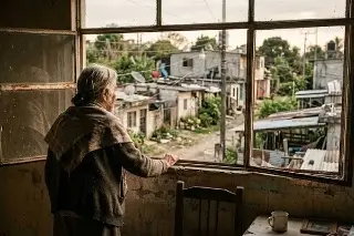 ¿Qué hacer si tu vecino adulto mayor vive solo? Guía práctica de redes de cuidado en Veracruz