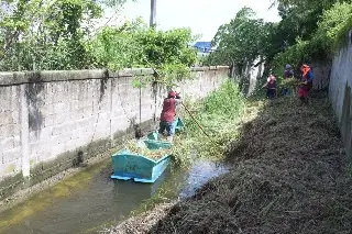 Ayuntamiento de Veracruz intensifica limpieza de canales