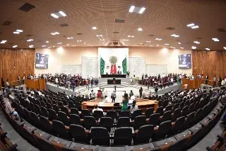 Congreso de Veracruz endurece reglas por faltas de diputados