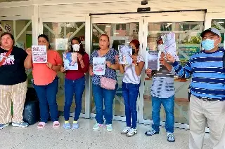 “Gracias por las muertes de nuestros niños”: Madres de niños con cáncer a exsecretario de Salud