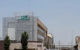 Explota presunto artefacto casero frente a oficinas de la CFE en Gómez Palacio