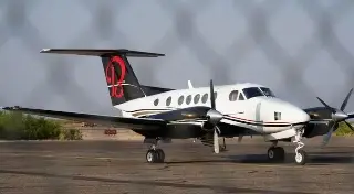 Revelan nuevas imágenes del avión en el que entregaron al 'Mayo' Zambada a EU