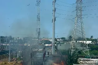Se incendia subestación de CFE en Veracruz; genera alerta entre vecinos