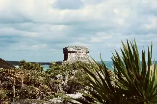 Detienen a tesorero de Tulum antes de despegar; el motivo sorprendió a las autoridades