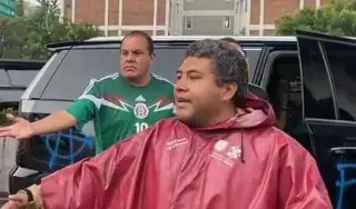 Cuauhtémoc Blanco es confrontado por manifestantes rumbo al México vs Inglaterra