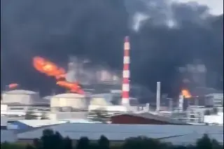 Ucrania confirma ataques a dos refinerías rusas e infraestructura energética en Crimea