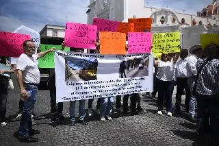 Protestan en Xalapa, denuncian por presunto despojo de más de 100 casas