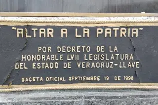 ¿Qué hay debajo del Obelisco de Veracruz? La sorprendente historia de los restos humanos sepultados