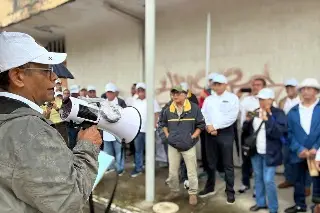 Bajo la lluvia, jubilados en Veracruz lanzan desesperado llamado a Derechos Humanos