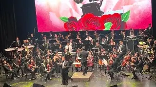 El Teatro de la Reforma se rinde ante una noche inolvidable de boleros y jazz