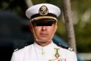 Impugna exvicealmirante rechazo de amparo por huachicol fiscal y Tribunal hace esto