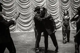 Hallan muerto a bailarín de Rauw Alejandro y Rosalía; podría tratarse de suicidio 