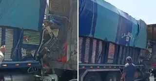 Choque en autopista La Tinaja–Cosamaloapan; reportan conductor prensado