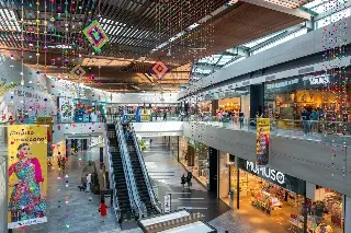 Alertan por nuevo modus operandi para reclutar menores en plazas comerciales de Guadalajara