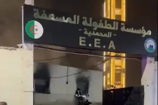 Deja 11 niños muertos un incendio en un centro infantil en Argelia