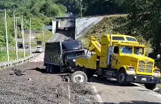 Rampa de frenado previene tragedia por camión sin frenos en las Cumbres de Maltrata