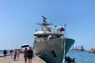 ¡No te quedes sin visitarlo! Hasta esta hora estará abierto buque de la Marina en Veracruz