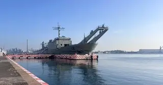 Buque de la Armada zarpó esta mañana