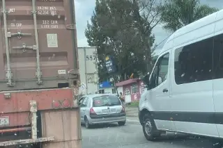 Vuelca pipa en esta carretera de Veracruz. No hay paso 