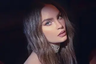 Sorprende Belinda con cambio de look y revela que tiene esta condición médica