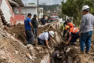 Albañil sobrevive de milagro tras quedar sepultado por el colapso de una barda