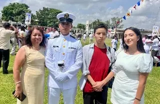 “Lágrimas, orgullo y sueños: así vivió un joven marino su graduación en la Armada de México”
