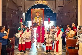 Naolinco peregrina a Veracruz para honrar al beato Ángel Darío Acosta