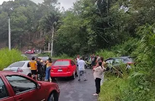 Choque provocó cierre de la carretera Huatusco–Totutla