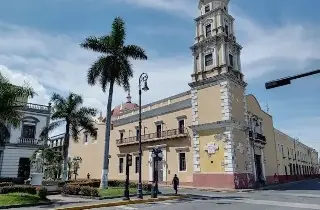 Alcaldesa gestiona apoyo de Asipona para obras y anuncia reparación de torre histórica