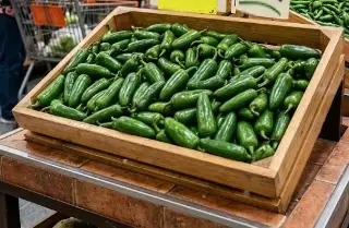 EU emite alerta sanitaria por chiles xalapeños 'procedentes de México' por brote 