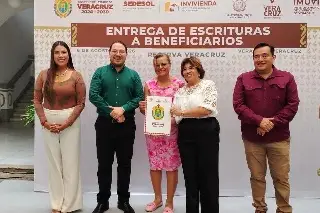 Veracruz acelera regularización de predios; anuncian más entregas de escrituras para cientos de familias