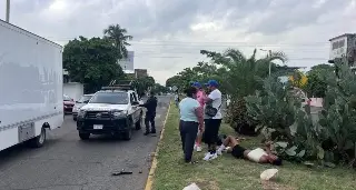 Accidente en avenida Cuauhtémoc deja motociclista lesionado