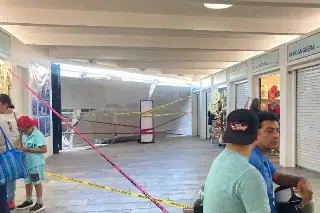 Artesanos del Malecón siguen esperando estudios tras caída de cornisa en Veracruz