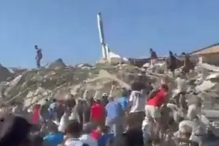Al menos 2 muertos y decenas de atrapados entre escombros tras fuerte terremoto en Colombia (+Video)