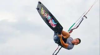 Tragedia en el 'kitesurfing': así falleció entrenador en Argentina