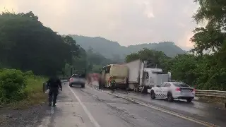 Hay cierre por accidente en esta carretera de Veracruz este martes. Precaución