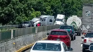 Fuerte choque en autopista la autopista Ciudad Mendoza - Córdoba; ¿hay paso?