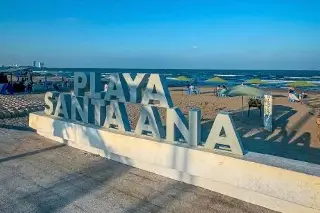 Boca del Río renueva sus playas con módulos gratis para palaperos