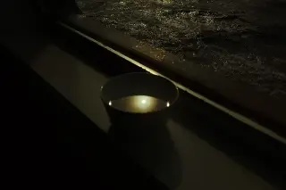 Veracruzano vive el eclipse solar desde el mar de Groenlandia