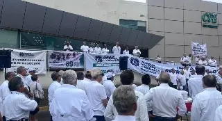 CFE cumple 89 años y sus jubilados claman por pensiones que les arrebataron