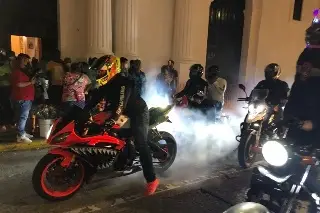 Usar casco no basta: Esta es la forma correcta de conducir una moto en Veracruz