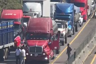 Reportan cierre en esta carretera de Veracruz la mañana de este lunes. Precaución
