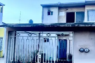 Incendio moviliza a bomberos en fraccionamiento de Veracruz 