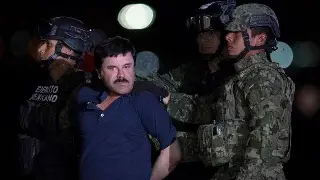 Revelan foto inédita de Tomás Zerón interrogando a 'El Chapo' (+Foto)