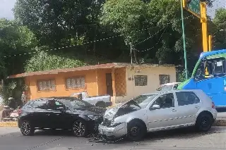 Accidente múltiple se registra en avenida Rébsamen, en Xalapa