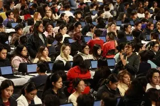 UNAM 'cacha' a alumnos intentando hacer trampa en examen de admisión de CDMX 