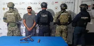 Droga, armas y autos asegurados en operativos en varios municipios de Veracruz