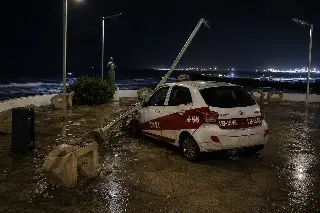 ¿Qué provocó que un taxi terminara en una plazoleta de Costa de Oro? Esto se sabe