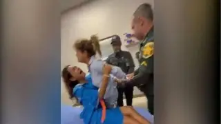 Indigna detención de madre y su hija por ICE tras accidentarse (+Video)